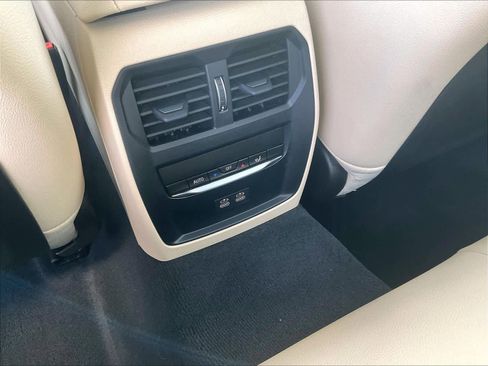 Used 2025 BMW 330i Sedan w/ Convenience Package image 38