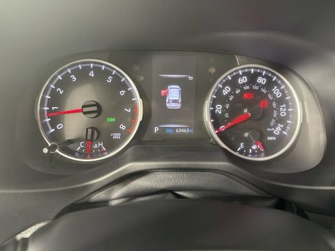 Used 2021 Toyota RAV4 XLE AWD/4WD image 16
