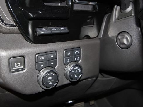 Used 2023 Chevrolet Silverado 1500 ZR2 w/ Technology Package AWD/4WD image 11