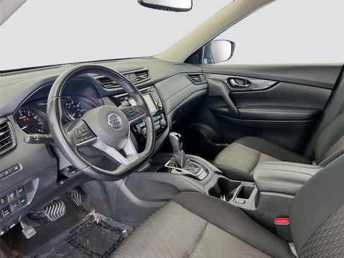 Used 2017 Nissan Rogue SV w/ SV Premium Package AWD/4WD image 12