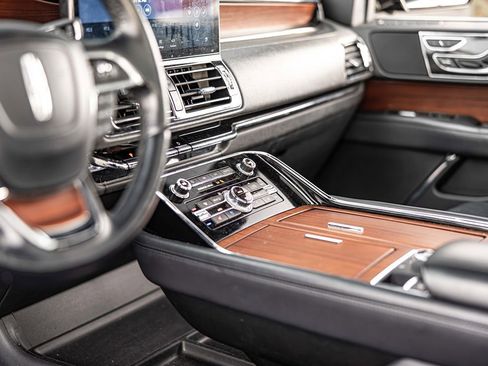 Used 2023 Lincoln Navigator Reserve AWD/4WD image 22