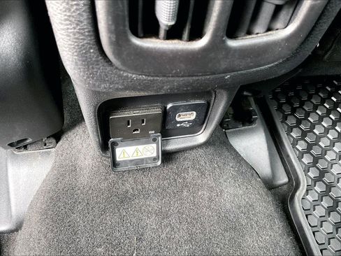 Used 2019 Jeep Compass Latitude w/ Cold Weather Group AWD/4WD image 33