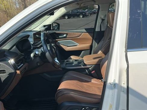 Certified 2025 Acura MDX w/ Advance Package image 9