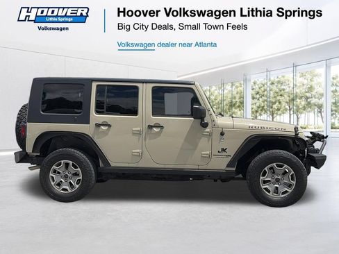 Used 2018 Jeep Wrangler Unlimited Rubicon w/ Connectivity Group AWD/4WD image 22