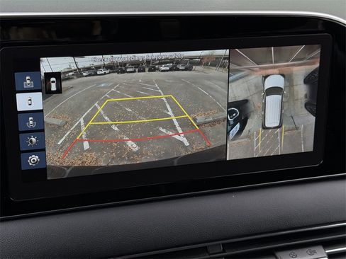 Used 2021 Hyundai Palisade Limited w/ Cargo Package image 17