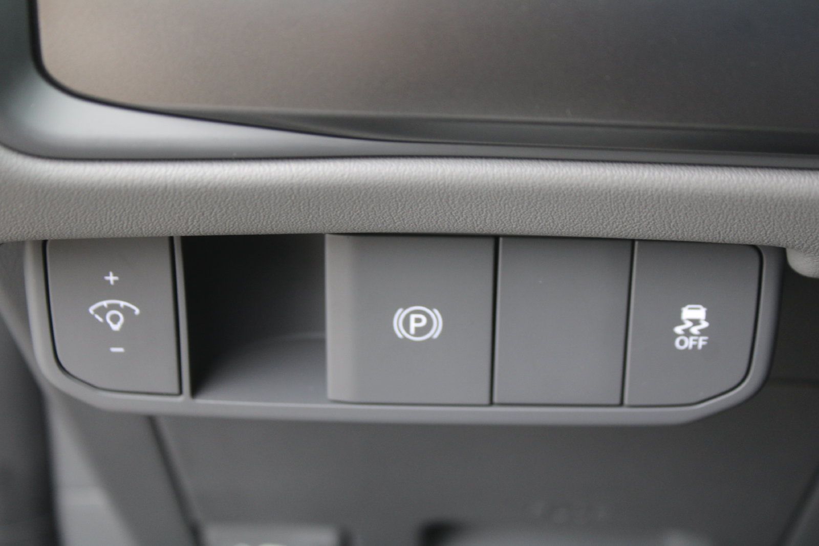 New 2027 Kia EV3 Wind FWD image 24