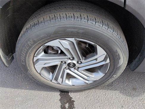 Used 2023 Hyundai Santa Fe SEL image 9