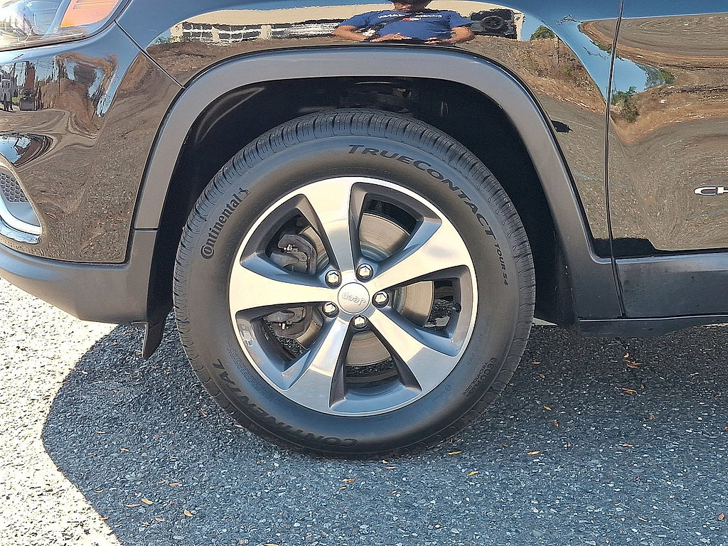 Used 2019 Jeep Cherokee Limited AWD/4WD image 33
