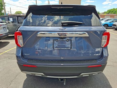 Used 2021 Ford Explorer XLT w/ Equipment Group 202A AWD/4WD image 3