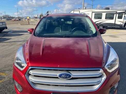 Used 2019 Ford Escape Titanium image 3