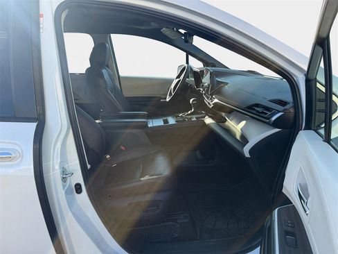 Used 2021 Toyota Sienna Platinum image 19