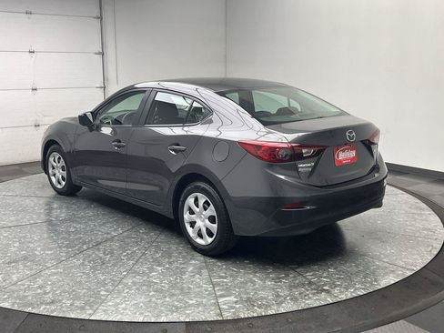 Used 2017 MAZDA MAZDA3 Sport FWD image 2