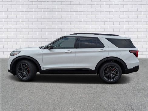 New 2026 Ford Explorer ST-Line w/ ST-Line Street Pack image 2