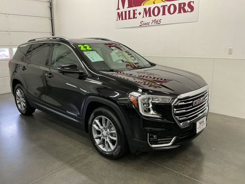 Used 2022 GMC Terrain SLT w/ Infotainment Package II AWD/4WD image 1