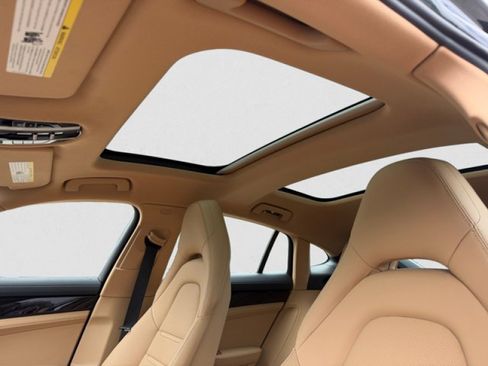 Used 2019 Porsche Panamera image 12