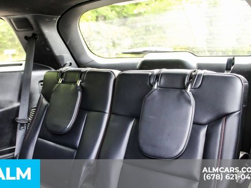 Used 2025 Ford Explorer ST-Line w/ ST-Line Street Pack AWD/4WD image 18