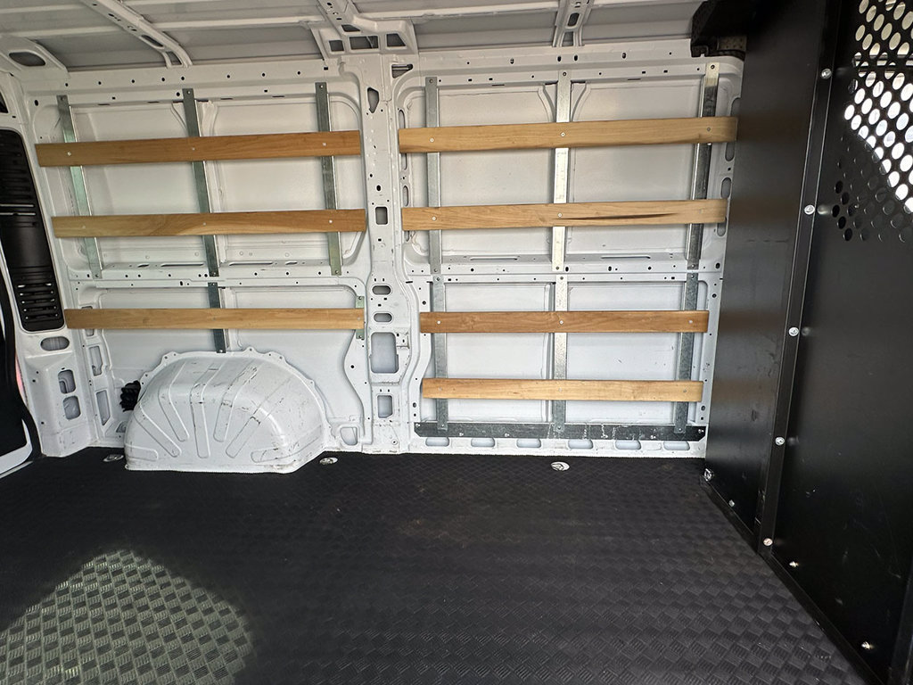 Used 2025 RAM ProMaster 2500 w/ U-Haul Equipment Group FWD image 17