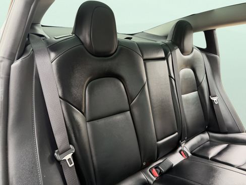 Used 2023 Tesla Model 3 Standard Range image 23