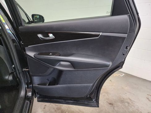 Used 2020 Kia Sorento LX FWD image 29