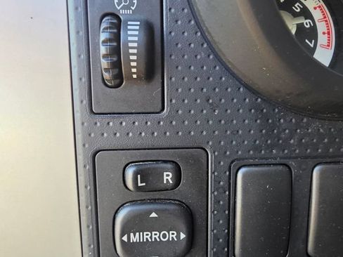 Used 2007 Toyota FJ Cruiser 4WD w/ Convenience Pkg image 16
