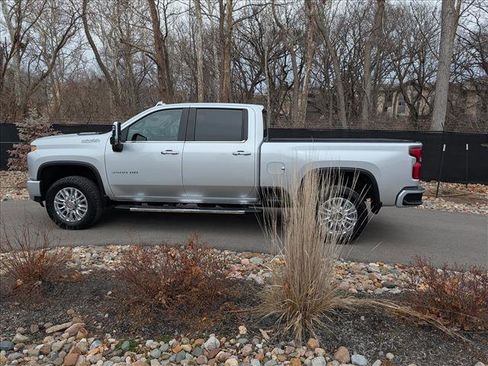 Used 2022 Chevrolet Silverado 3500 High Country w/ Z71 Off-Road Package image 2