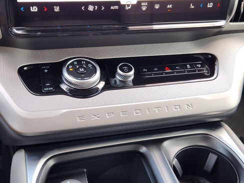 New 2026 Ford Expedition Active RWD image 19