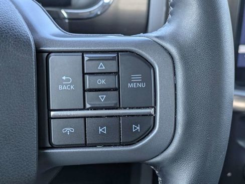 Used 2023 Ford F150 Lariat w/ Trailer Tow Package image 27