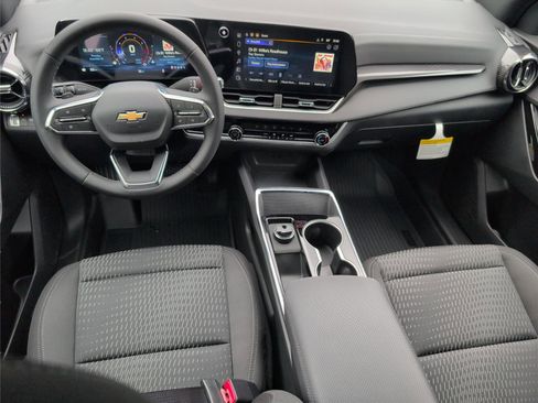 New 2026 Chevrolet Equinox LT w/ LPO, Floor Liner Package image 18