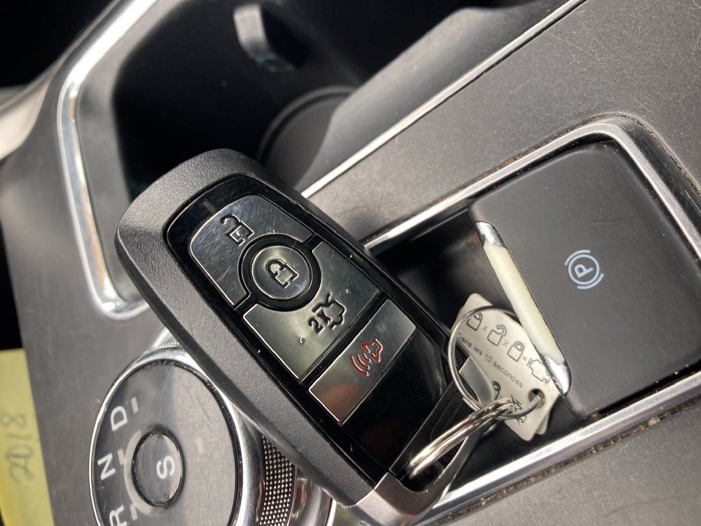 Used 2018 Ford Fusion SE FWD image 33
