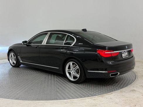 Used 2018 BMW 740e xDrive 740e xDrive iPerformance image 3