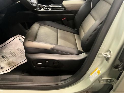 New 2026 Chevrolet Equinox LT w/ Convenience Package II AWD/4WD image 17