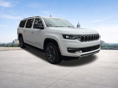 Used 2024 Jeep Wagoneer L Series II RWD image 7