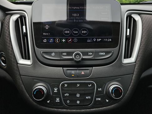 Used 2022 Chevrolet Malibu LT FWD image 24