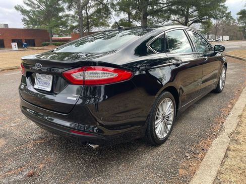 Used 2016 Ford Fusion SE w/ Equipment Group 202A image 5