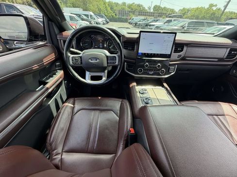 Used 2022 Ford Expedition Limited AWD/4WD image 18