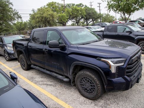 Used 2025 Toyota Tundra SR5 AWD/4WD image 7