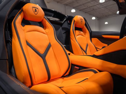 Used 2019 Lamborghini Aventador S AWD/4WD image 2