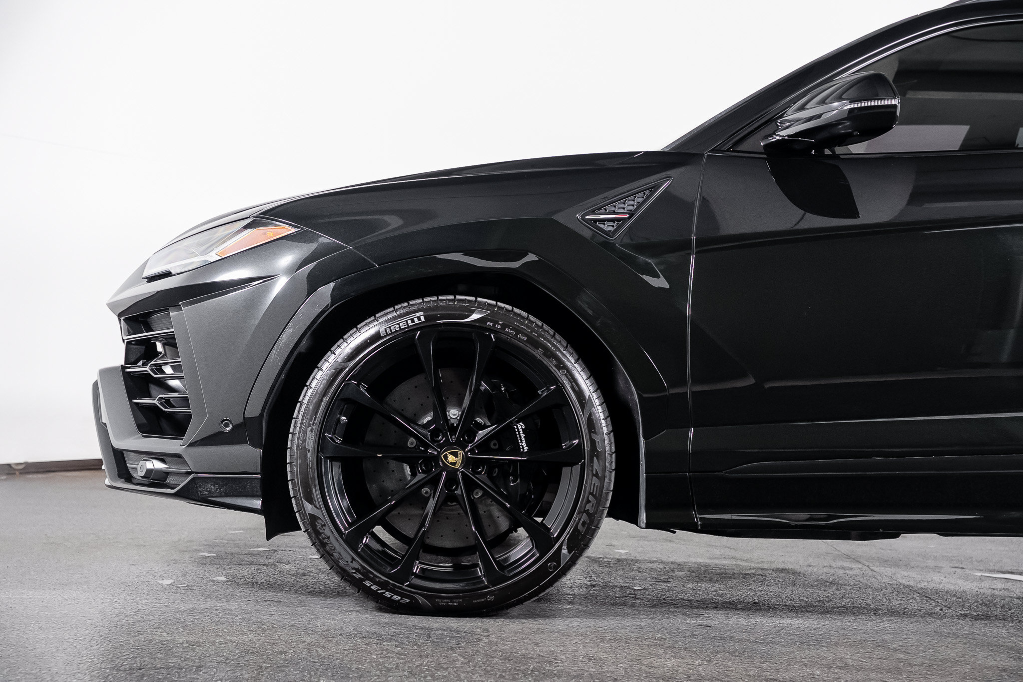 Used 2019 Lamborghini Urus AWD/4WD image 14