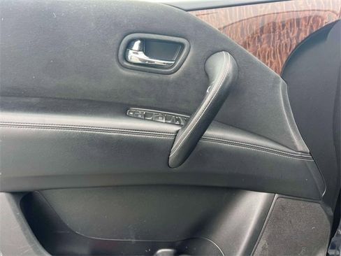 Used 2017 Nissan Armada SV image 14