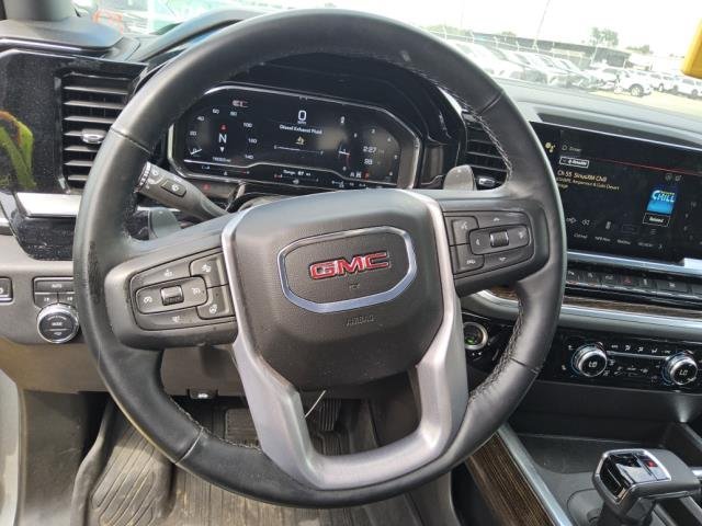 Used 2025 GMC Sierra 1500 Elevation w/ Elevation Premium Package AWD/4WD image 3