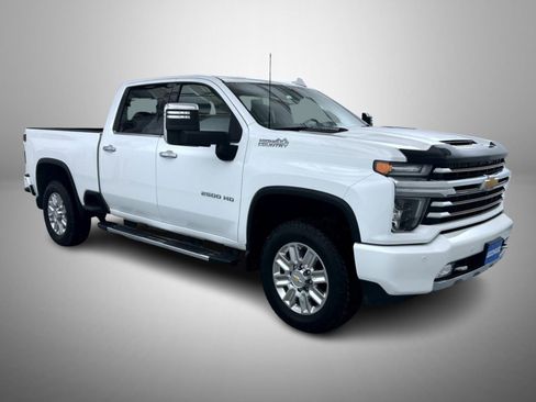 Used 2022 Chevrolet Silverado 2500 High Country w/ Technology Package image 3