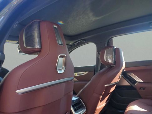 Used 2025 BMW 750e xDrive image 13