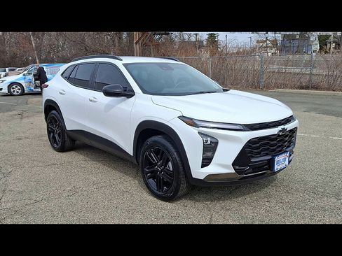 Certified 2024 Chevrolet Trax ACTIV w/ Driver Confidence Package image 2