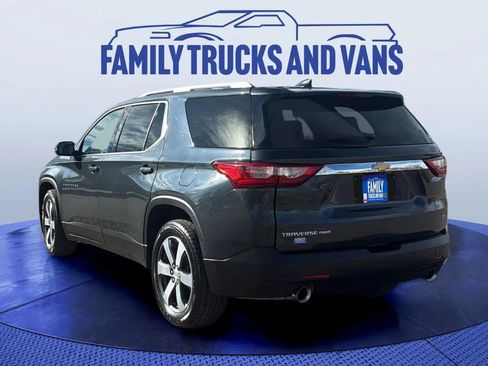 Used 2018 Chevrolet Traverse LT image 3