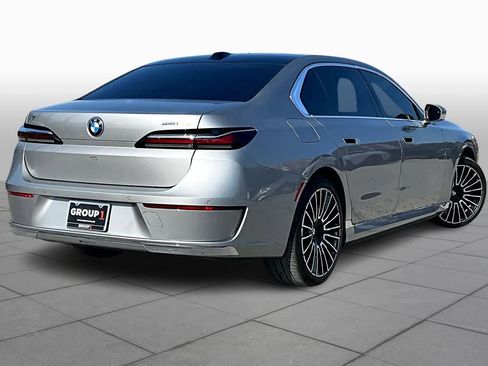 Used 2025 BMW i7 xDrive60 RWD image 12