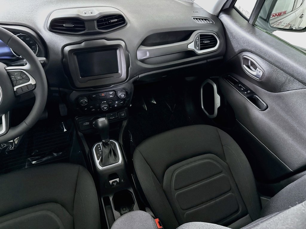 Used 2021 Jeep Renegade Latitude AWD/4WD image 26