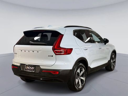 Used 2025 Volvo XC40 B5 Plus AWD/4WD image 10