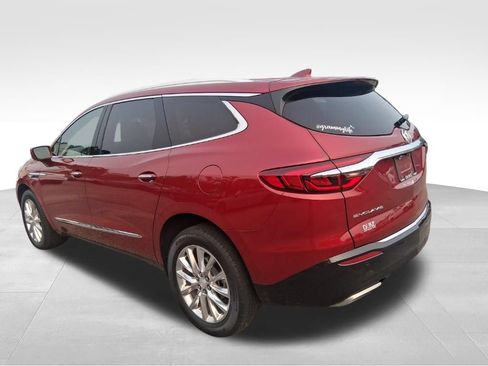 Used 2020 Buick Enclave Essence w/ Sound and Sites Package FWD image 2