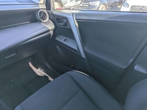 Used 2016 Toyota RAV4 LE FWD image 15