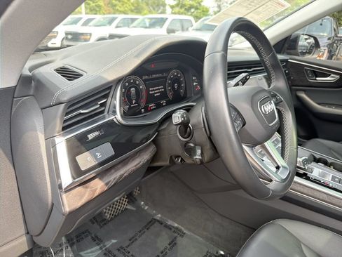 Used 2023 Audi Q8 Premium AWD/4WD image 20
